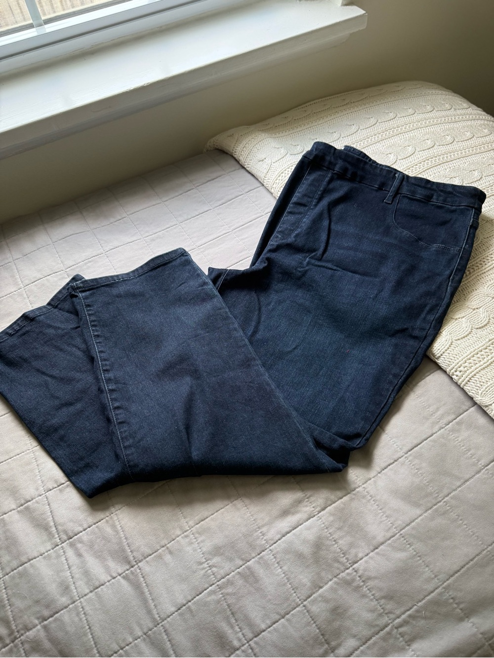 Time and Tru Slim Pull On, Stretchy  Jeans in Dark Blue Wash - 22 - Like New